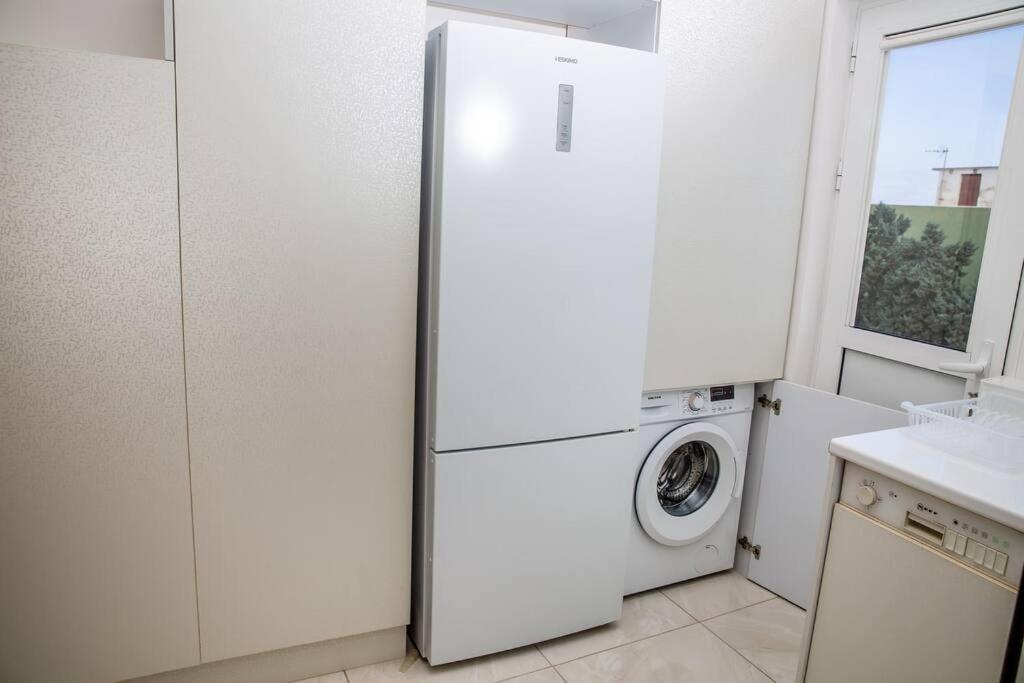 Appartamento Seafront Central Apt In Lavrio Esterno foto
