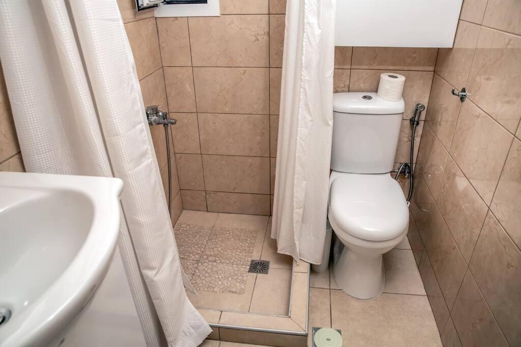 Appartamento Seafront Central Apt In Lavrio Esterno foto