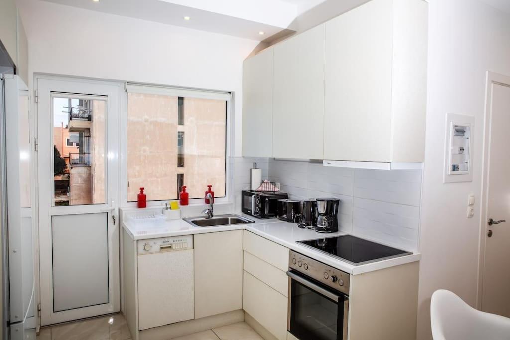 Appartamento Seafront Central Apt In Lavrio Esterno foto